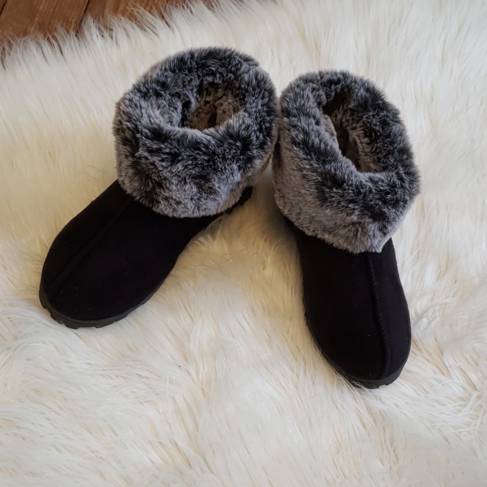 JESSICA SIMPSON BOOTIE/SLIPPERS